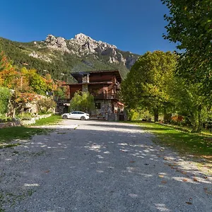 D'hotes Les Mures Du Mercantour Guest house